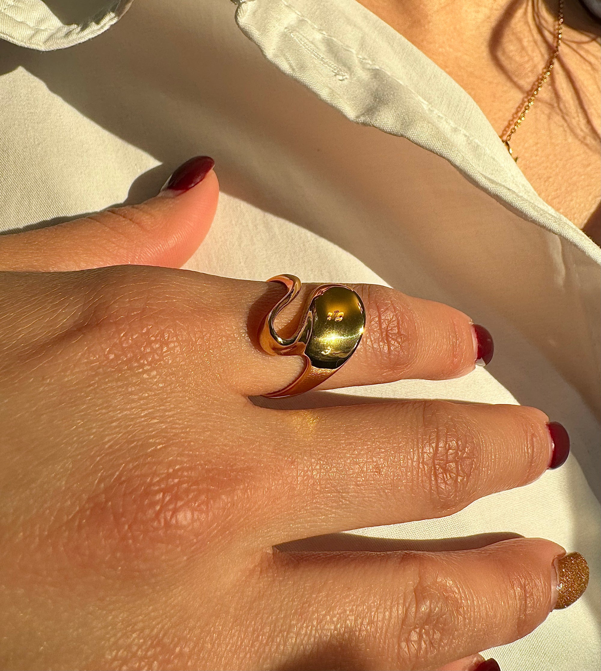 Curve Ring